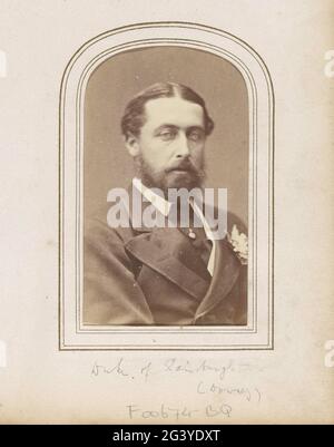 Porträt von Alfred, Herzog von Edinburgh; Herzog von Edinburgh. Teil des Fotoalbums mit 123 Cartes-de-Visite von Mitgliedern europäischer Königshäuser, Politikern und bekannten Persönlichkeiten. Stockfoto
