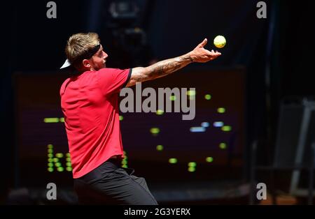 Prostejov, Tschechische Republik. Juni 2021. Alex Molcan (Slowakei) nimmt am 18. Juni 2021 an den Moneta Czech Open - ATP Challenger Tour Tennisturnier, dem Halbfinale, in Prostejov, Tschechische Republik. Kredit: Ludek Perina/CTK Foto/Alamy Live Nachrichten Stockfoto