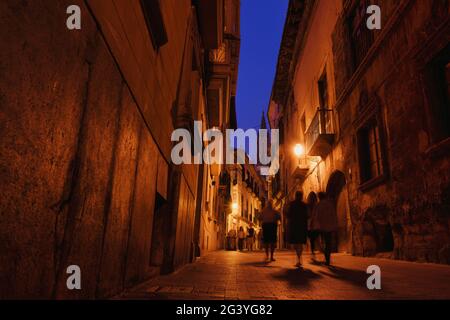 Nachts in den Gassen von Palma, Palma de Mallorca, Mallorca, Balearen, Balearen, Mittelmeer, Spanien, Europa Stockfoto