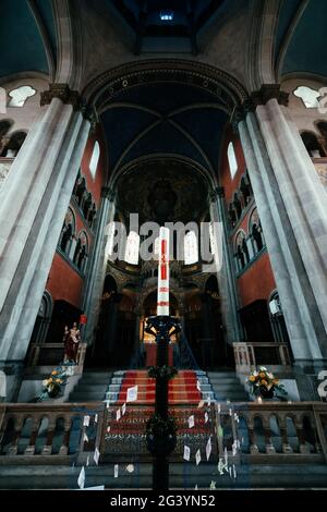 Innenaufnahme der St. Benno Kirche, München, Deutschland Stockfoto