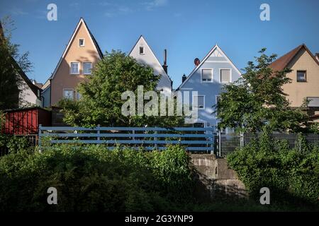Bunte Wohnhäuser in der Altstadt von Donauwoerth, Bezirk Donau-Ries, Bayern, Donau, Deutschland Stockfoto
