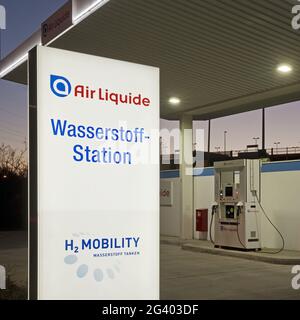 Wasserstofftankstelle, eine der 91 H2-Tankstellen in Deutschland heute, Düsseldorf, Deutschland Stockfoto