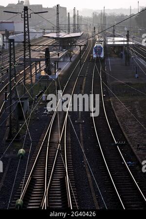 Regionalzug am Bahnhof Oberbarmen, Wuppertal, Nordrhein-Westfalen, Deutschland, Europa Stockfoto