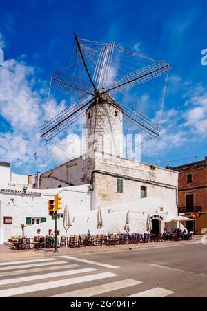 Moli des Comte, Bar in der alten Windmühle, Ciutadella, Menorca oder Menorca, Balearen, Spanien Stockfoto