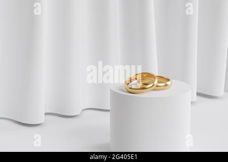 Zwei goldene Eheringe auf Podium oder Podest, Hintergrund mit weißen Vorhängen, 3d-Rendering Stockfoto