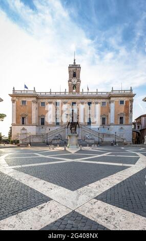 Capitolium Platz (Piazza del Campidoglio) in Rom, Italien. Das von Michelangelo entworfene Gebäude beherbergt das Rathaus von Rom (Roma) Stockfoto