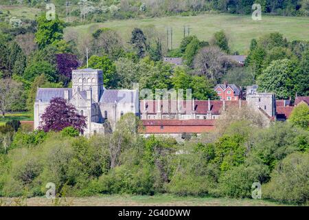 St Cross mittelalterliches Almshouse vom St Catherine's Hill in der Nähe von Winchester, England Stockfoto