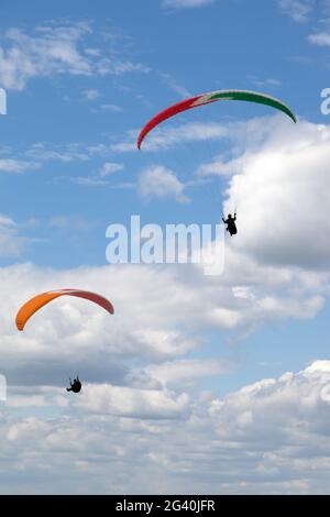 Paragliding bei Devil es Dyke Stockfoto