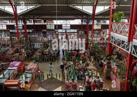 Blick auf die Markthalle 'Marché Papeete', Papeete, Tahiti, Windward Islands, Französisch-Polynesien, Südpazifik Stockfoto