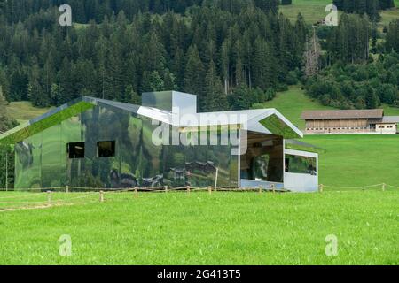 Spiegelhaus, Spiegelhaus, Architekt: Doug Aitken, Gstaad, Simmental, Berner Alpen, Bern, Schweiz Stockfoto