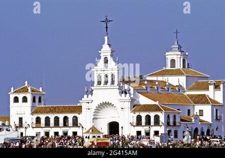 SPANIEN, ANDALUSIEN, JEDES JAHR IST DIE WALLFAHRT EL ROCIO FÜR 3 MILLIONEN MENSCHEN AM SONNTAG DIE BELIEBTESTE WALLFAHRT DES LANDES Stockfoto