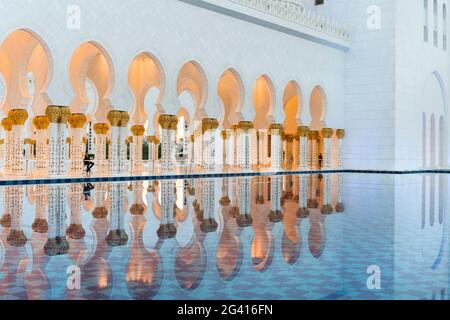 Sheikh Zayed Grand Moschee, Abu Dhabi, Vereinigte Arabische Emirate Stockfoto