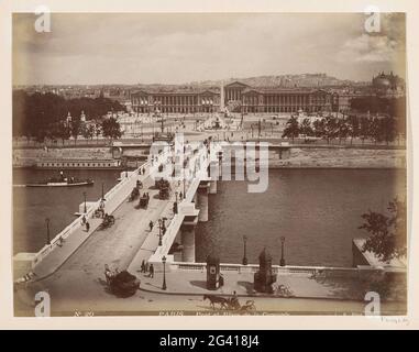 Point und Place de la Concorde in Paris, vom Repräsentantenhaus aus gesehen; Paris. Pont et Place de la Concorde. Teil des Reisealbums mit Bildern von Sehenswürdigkeiten in Belgien und Frankreich. Stockfoto