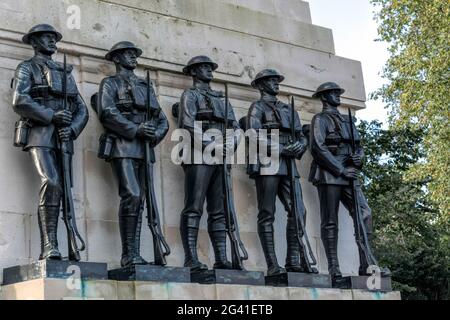 LONDON - 3. NOVEMBER: Das Guards Memorial in London am 3. November 2013 Stockfoto