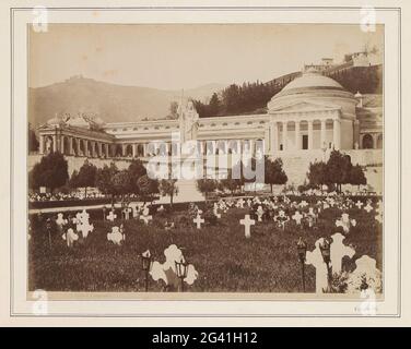 Blick auf den Staglieno Friedhof in Genua; Genua, Camposanto. Teil des Reisealbums mit Bildern von Sehenswürdigkeiten in Italien und an der französischen Riviera (Teil II). Stockfoto