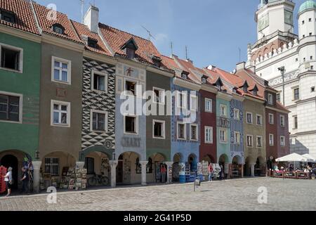 Reihe von bunten Häusern in Posen Stockfoto