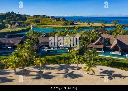 Luftaufnahme der Residence Villa Unterkünfte im Six Senses Fiji Resort, Malolo Island, Mamanuca Group, Fidschi Inseln, Südpazifik Stockfoto