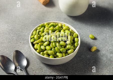 Rohe Grüne Bio-Edamame-Sojabohnen Stockfoto