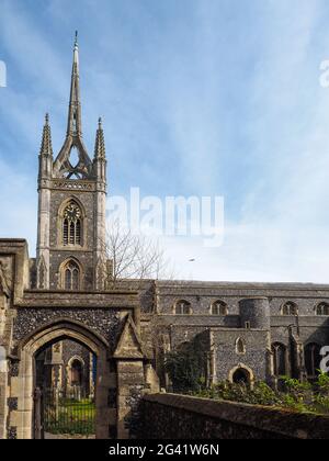 FAVERSHAM, KENT/UK - März 29: Blick auf St. Mary Charity-Kirche in Faversham Kent am 29. März 2014 Stockfoto