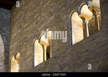 Innenraum der St.-Georges-Basilika in Prag Stockfoto