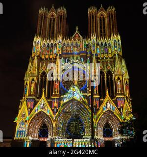 Lichtershow der Kathedrale von Reims in Reims Frankreich am 12. September 2015 Stockfoto