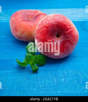 Köstliche frische Paraguayischen auf Blau Holz- Hintergrund. Stockfoto