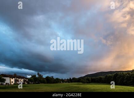 Sonnenuntergang über Spey Valley Golf and Country Club Stockfoto