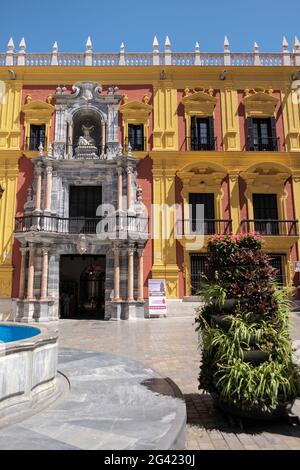Barocke Bischofspalast entworfen von Antonio Ramos im 18. Jahrhundert in der Plaza de Obispo Malaga Stockfoto