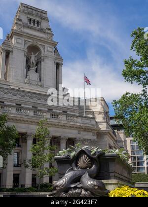 Ehemalige Port of London Authority Gebäude 10 Trinity Square in London Stockfoto