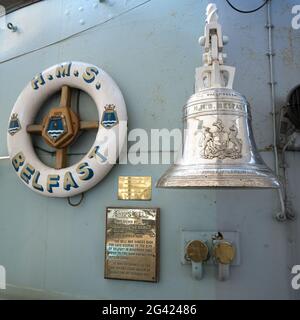 HMS Belfast Schiffsglocke Stockfoto