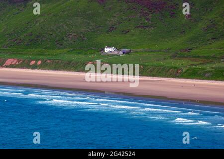 Tolles Wetter und der herrliche Strand in Rhossili, The Gower, South Wales im Sommer Stockfoto