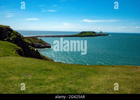 Wurm's Head und tolles Wetter in Rhossili, The Gower, South Wales im Sommer Stockfoto