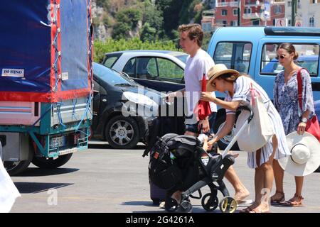 Eva Longoria, Jose Baston und Santiago Urlaub auf Capri (Italien) Stockfoto