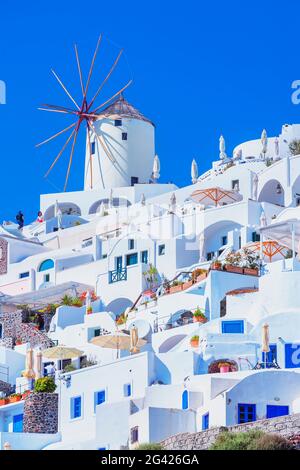 Das Dorf Oia, Oia, Santorini, Kykladen, Griechenland Stockfoto