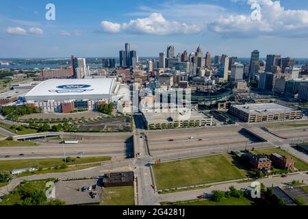 Detroit, Michigan, USA. Juni 2021. 10. Juni 2021 - Detroit, Michigan, USA: Das Ford Field ist ein kuppelförmides amerikanisches Fußballstadion in der Innenstadt von Detroit. Es dient in erster Linie als die Heimat der Detroit Lions der National Football League Credit: Walter G Arce SR Grindstone Medi/ASP/ZUMA Wire/Alamy Live News Stockfoto