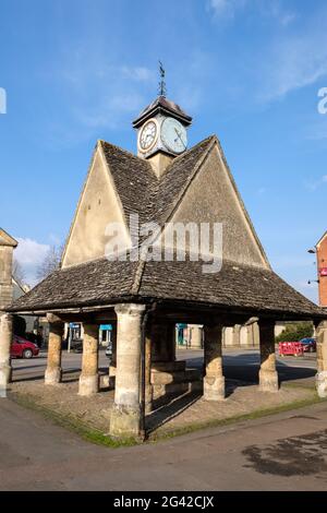 Die Buttercross im Marktplatz Witney Stockfoto