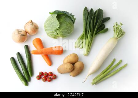 Viele Arten von Gemüse isoliert auf weißem Hintergrund Stockfoto