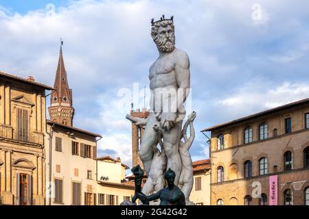 FLORENZ, TOSKANA/ITALIEN - OKTOBER 19 : Detail aus der Statue des Neptunbrunnens Piazza della Signoria vor dem Palazzo Stockfoto