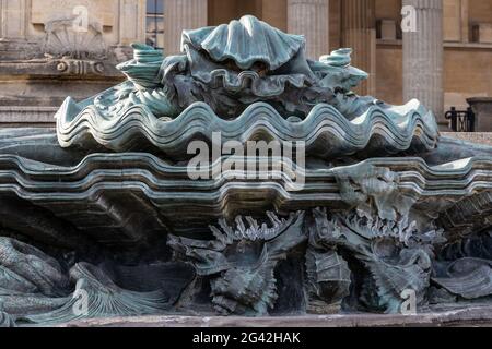 BRISTOL, Großbritannien - 13. Mai: Nahaufnahme der Brunnen außerhalb der Victoria Zimmer Universität in Bristol am 13. Mai 2019 Stockfoto