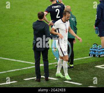 London, Großbritannien. Juni 2021. Gareth Southgate, der Manager von England, bringt den Engländer Marcus Rashford für Harry Kane während des UEFA-Europameisterschaftsspiel im Wembley Stadium, London, mit. Bildnachweis sollte lauten: David Klein / Sportimage Stockfoto