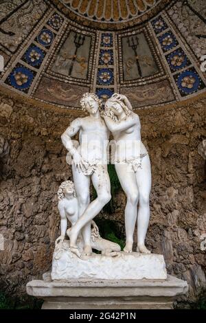 Florenz, Toskana/Italien - Oktober 20: Statuen in Buontalenti Grotte Boboli-Gärten in Florenz am 20. Oktober 2019 Stockfoto