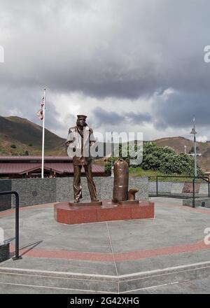 Lone Sailor Memorial Statue am aussichtspunkt am nördlichen Ende der Golden Gate Bridge mit Blick auf die San Francisco Bay, Kalifornien Stockfoto