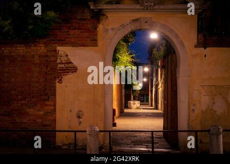 Unterwegs in Venedig bei Nacht, Venetien, Italien, Europa Stockfoto