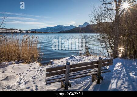 Ruhestätte am Weissensee bei Oberkirch, Füssen, Allgäu, Bayern, Deutschland Stockfoto