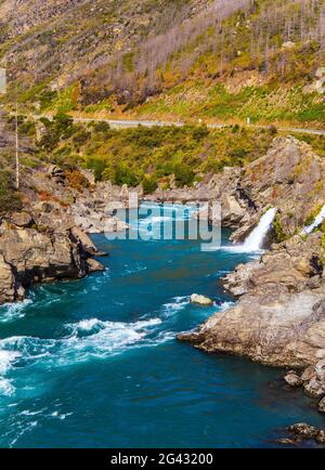 Der Fluss mit geschmolzenem Gletscherwasser Stockfoto