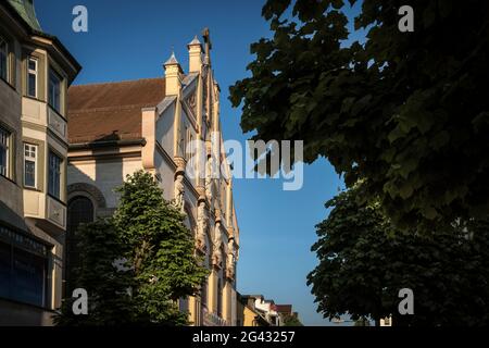 Stadtkirche St. Peter und Paul mit Jugendstilfassade, Tuttingen, Baden-Württemberg, Donau, Deutschland Stockfoto