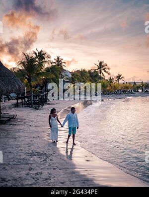 Tropischer Luxus-Resort Curacao mit Pirvate Strand und Palmen, Luxus Urlaub Curacao Stockfoto