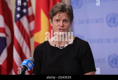 United Nations, New York, USA, 18. Juni 2021 - Barbara Woodward, Ständige Vertreterin des Vereinigten Königreichs bei den Vereinten Nationen, Pressekonferenz zur Lage in Myanmar heute im UN-Hauptquartier in New York City. Foto: Luiz Rampelotto/EuropaNewswire FOTOKREDIT ERFORDERLICH. Quelle: dpa picture Alliance/Alamy Live News Stockfoto