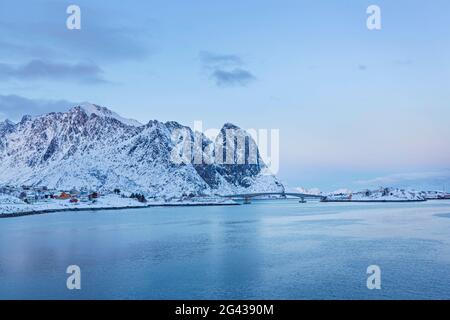 Fischerdorf reine auf den Lofoten bei Nacht, reine, Norwegen Stockfoto