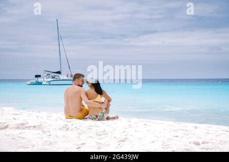 Kleine Curacao Insel berühmt für Tagesausflüge und Schnorcheltouren an den weißen Stränden und blauem klaren Ozean, Klein Curacao Insel in Stockfoto